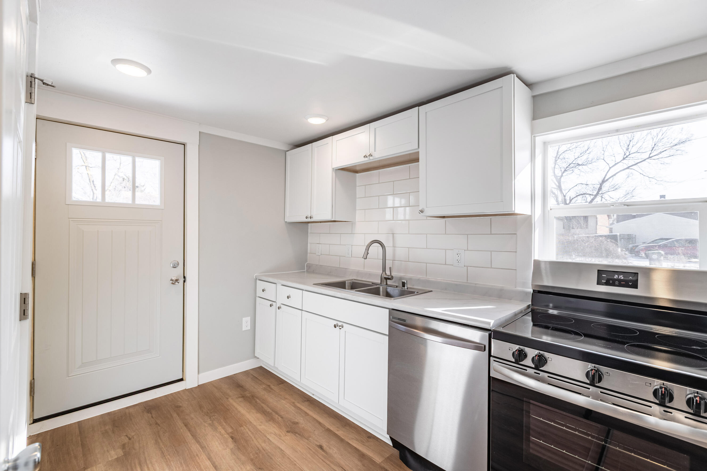 818 Denton Street La Crosse, WI 54601 - Photo 5 of 16 C24I0406-HDR