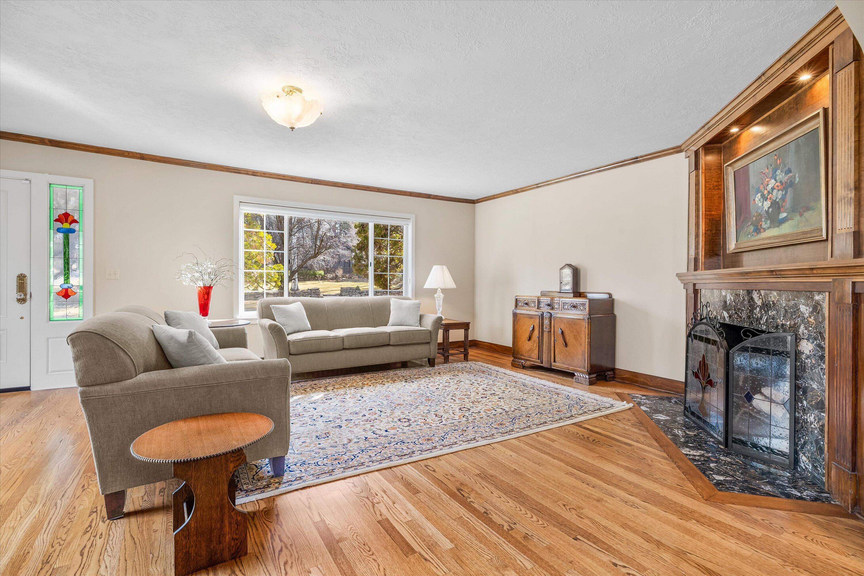 898 Northwest Riverside Boulevard Bend, OR 97703 - Photo 6 of 47
