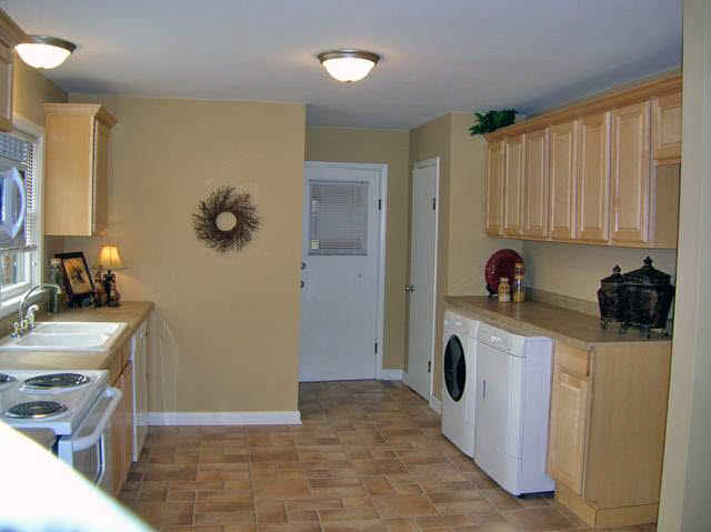 114 North Morrison Road Muncie, IN 47304 - Photo 4 of 9