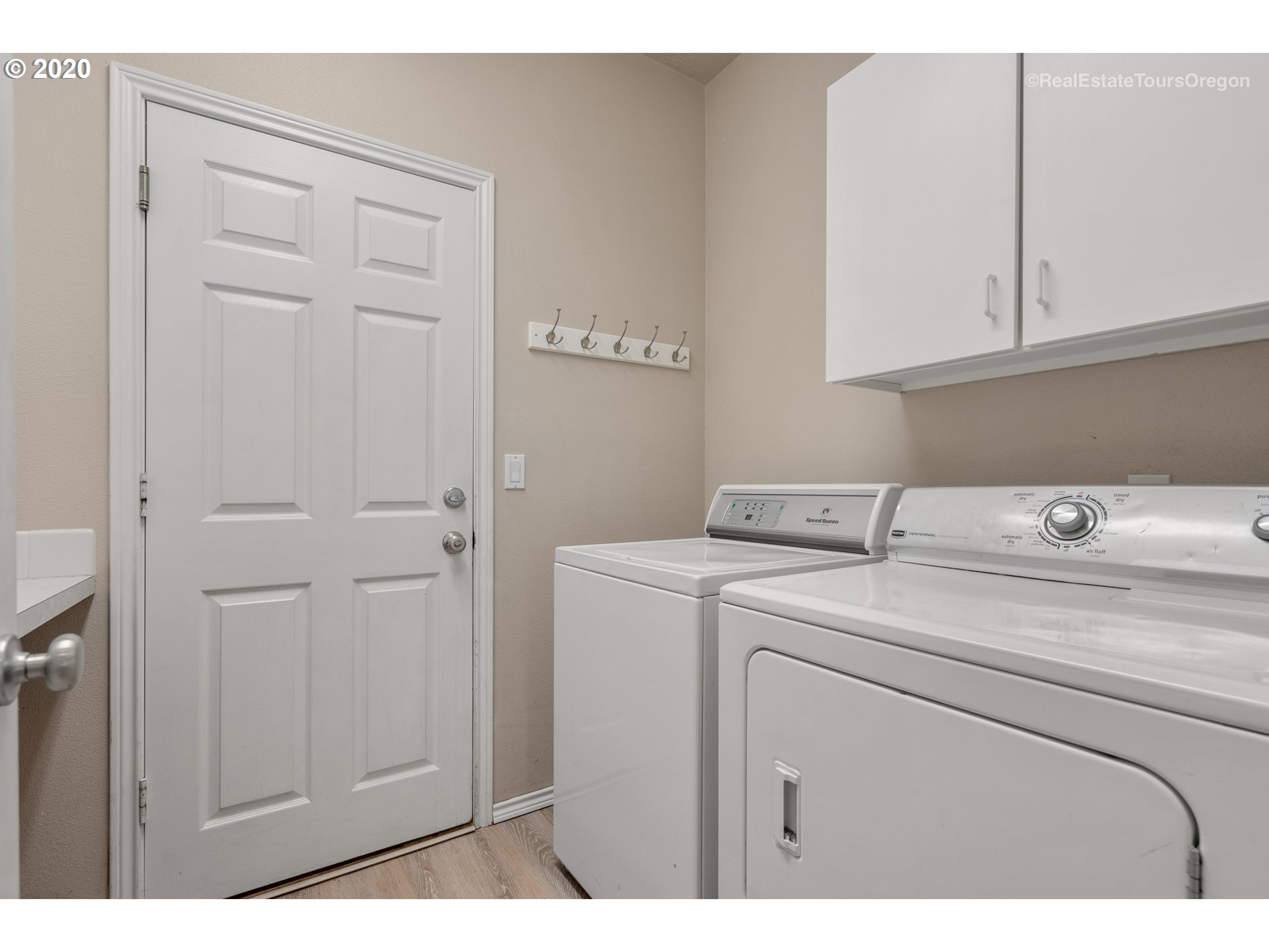 16118 Southwest Cooper Lane Tigard, OR 97224 - Photo 15 of 32 Gallery Image 15