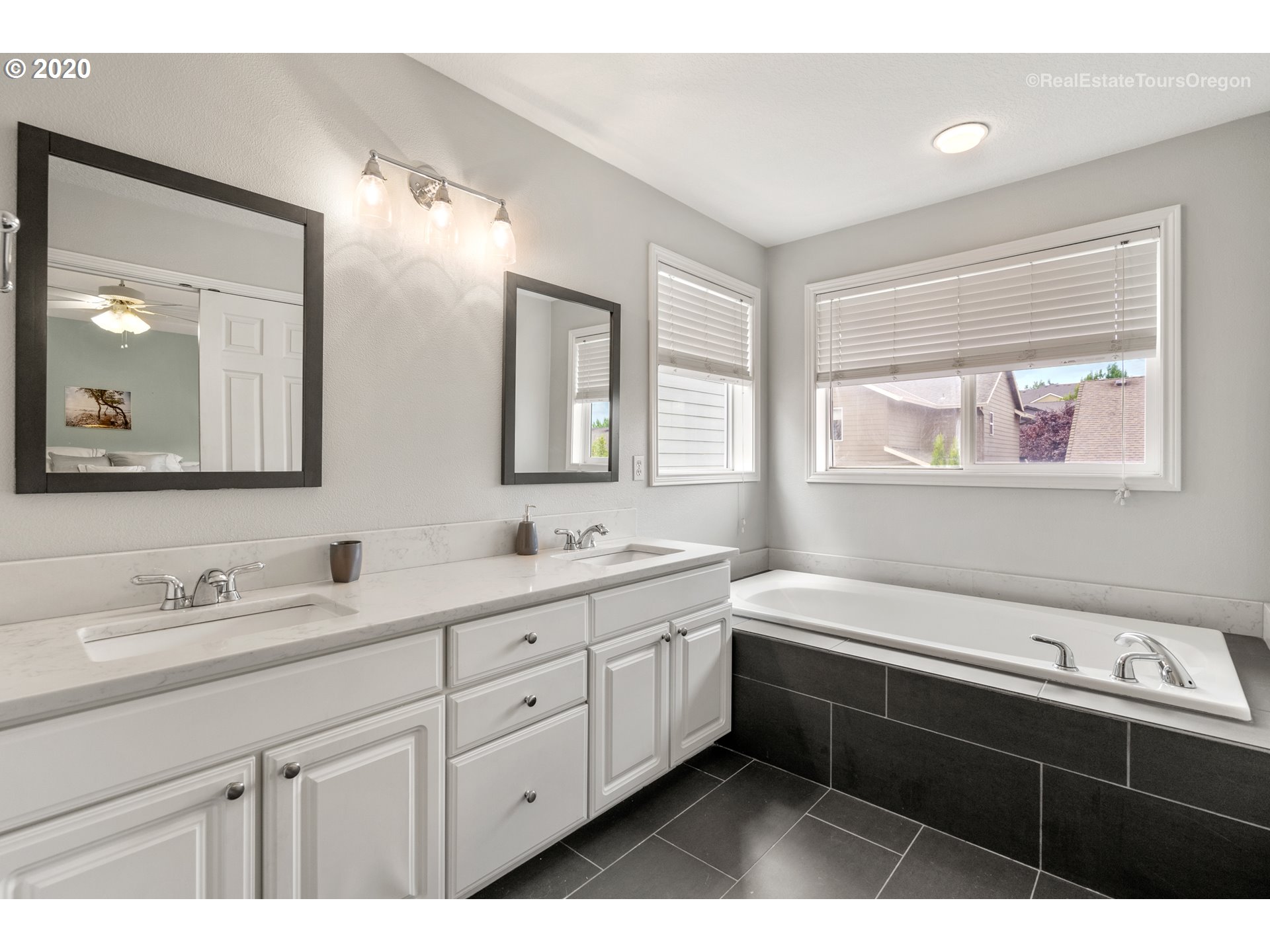 16118 Southwest Cooper Lane Tigard, OR 97224 - Photo 21 of 32 Gallery Image 21