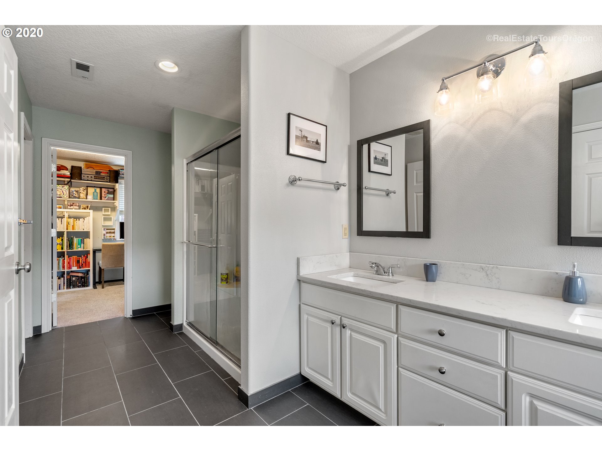 16118 Southwest Cooper Lane Tigard, OR 97224 - Photo 22 of 32 Gallery Image 22