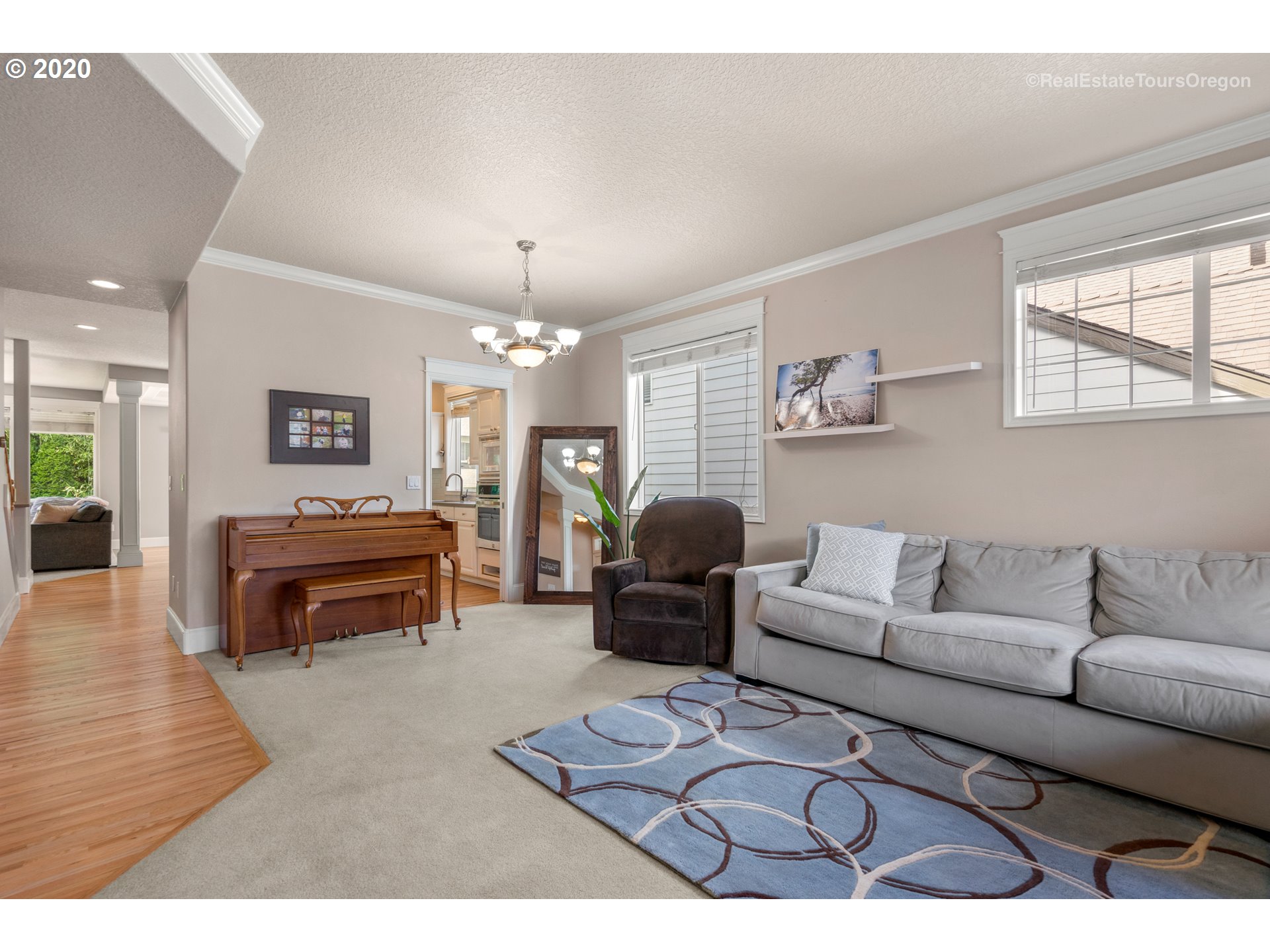 16118 Southwest Cooper Lane Tigard, OR 97224 - Photo 5 of 32 Gallery Image 5