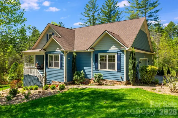 $699,000 | 323 Daylily Drive, Hendersonville, NC 28739