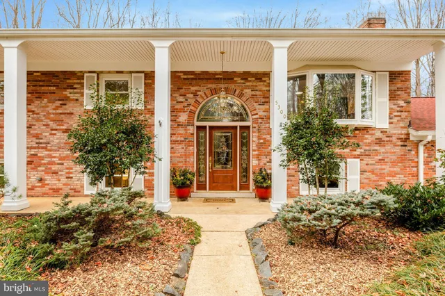 $950,000 | 5300 Summit Drive, Fairfax, VA 22030