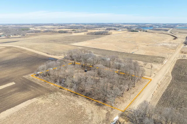 $199,900 | 33964 137th Lane, Montgomery, MN 56069