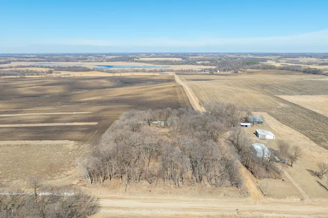 $199,900 | 33964 137th Lane, Montgomery, MN 56069