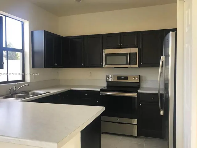 $3,400 | 10401 West 32nd Lane, Hialeah, FL 33018