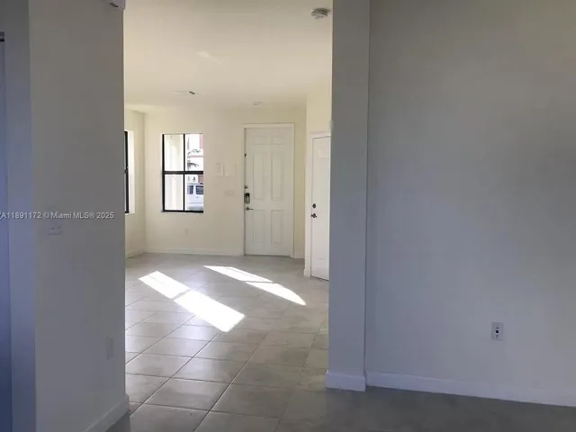 $3,400 | 10401 West 32nd Lane, Hialeah, FL 33018