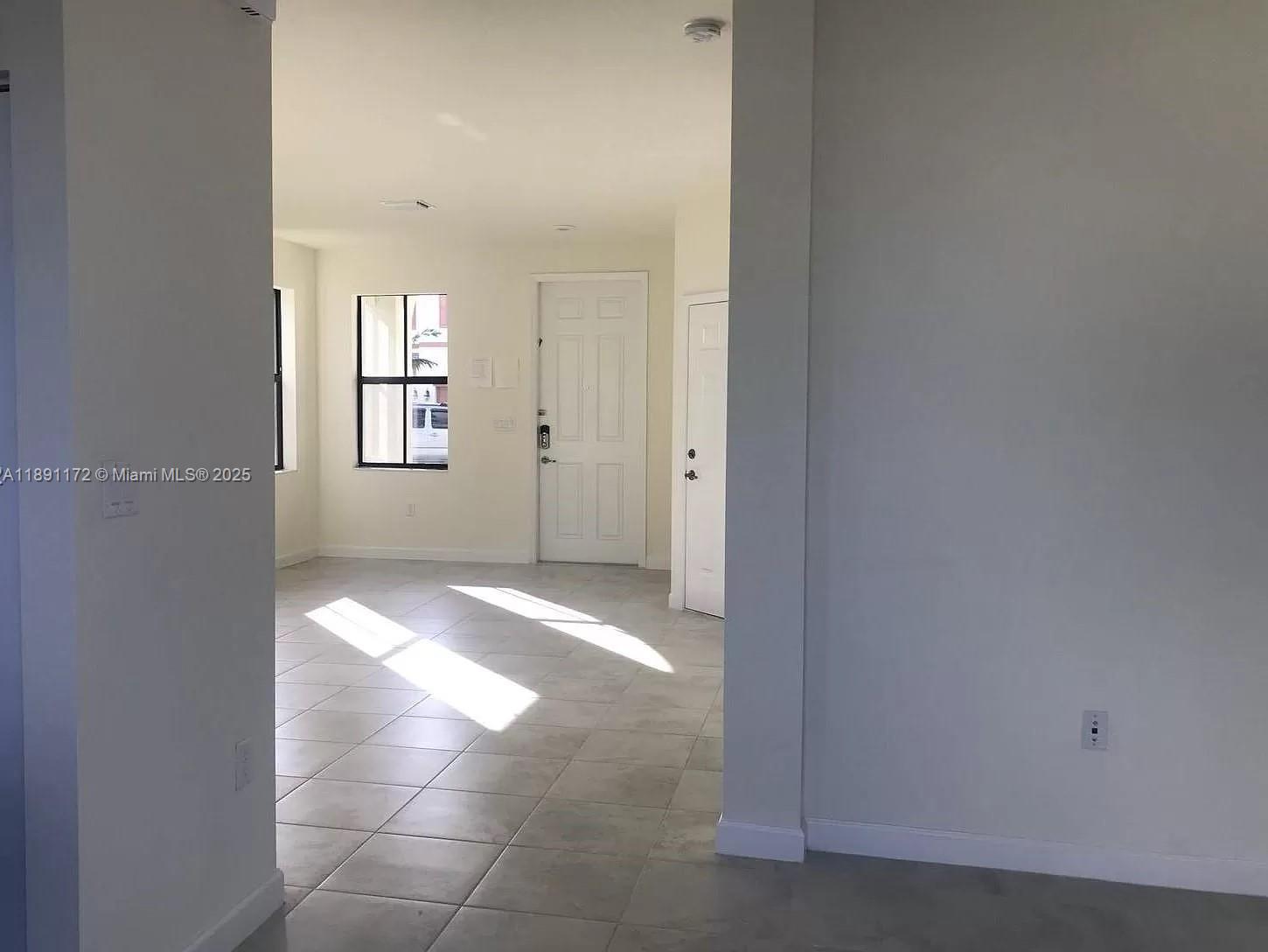 10401 West 32nd Lane Hialeah, FL 33018 - Photo 3 of 13