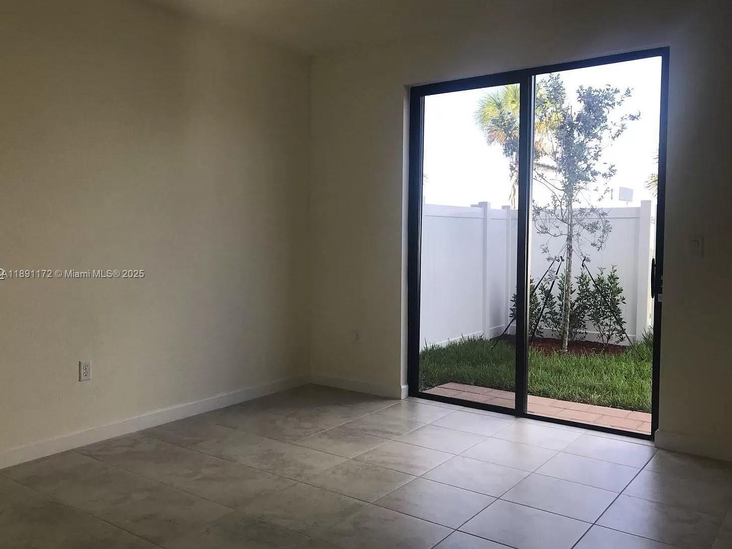 10401 West 32nd Lane Hialeah, FL 33018 - Photo 5 of 13