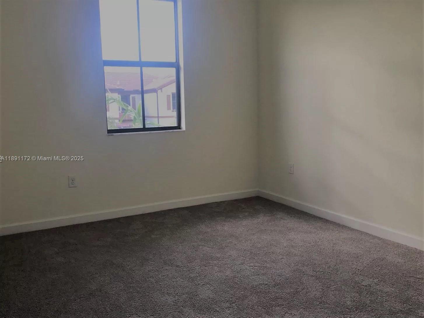 10401 West 32nd Lane Hialeah, FL 33018 - Photo 7 of 13