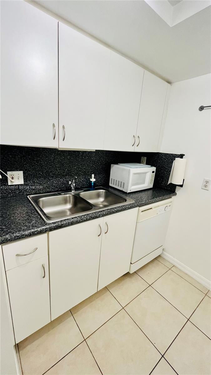 2415 Northwest 16th St Road, Unit 6031 Miami, FL 33125 - Photo 11 of 27
