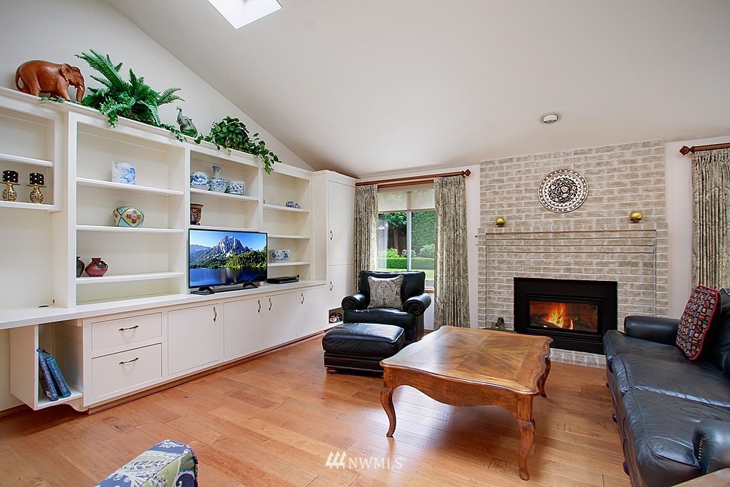 2516 238th Place Southeast Bothell, WA 98021 - Photo 4 of 16