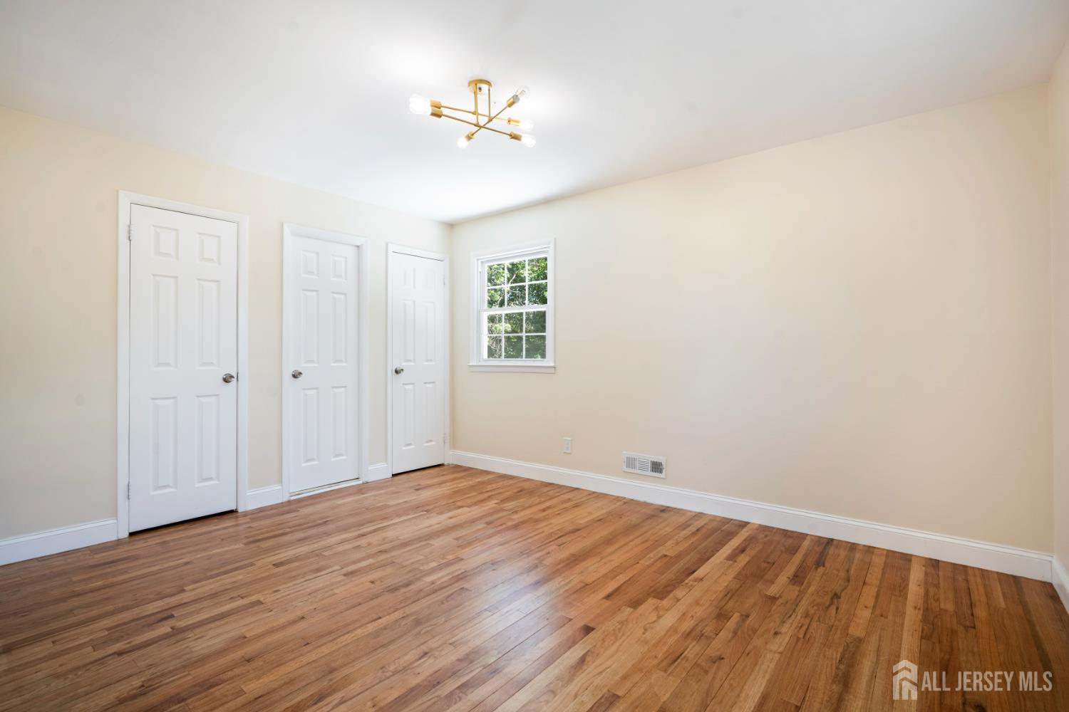 55 Ferris Road Edison, NJ 08817 - Photo 16 of 43