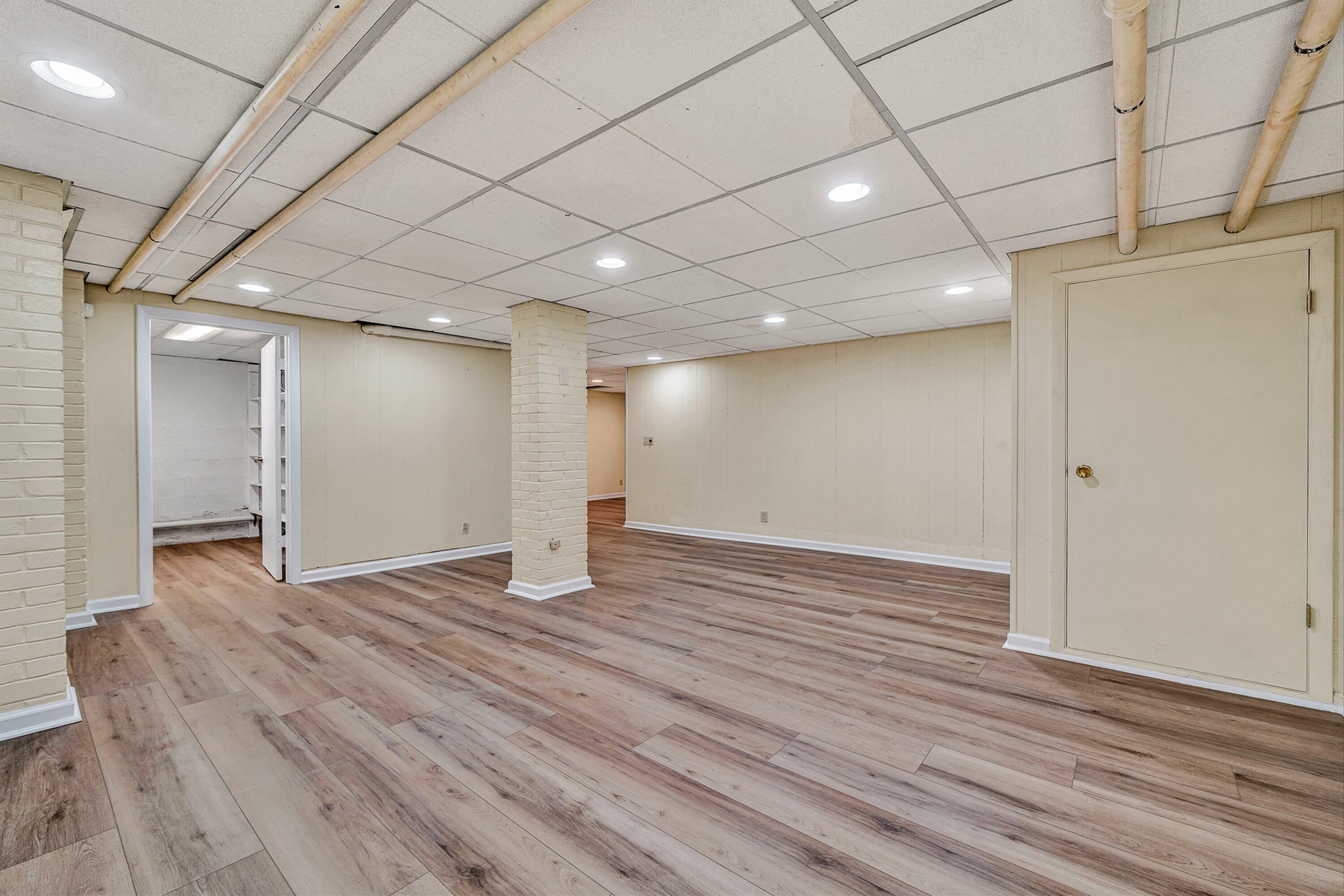 3207 White Oak Road Southwest Roanoke, VA 24014 - Photo 17 of 86 30-VM-09950