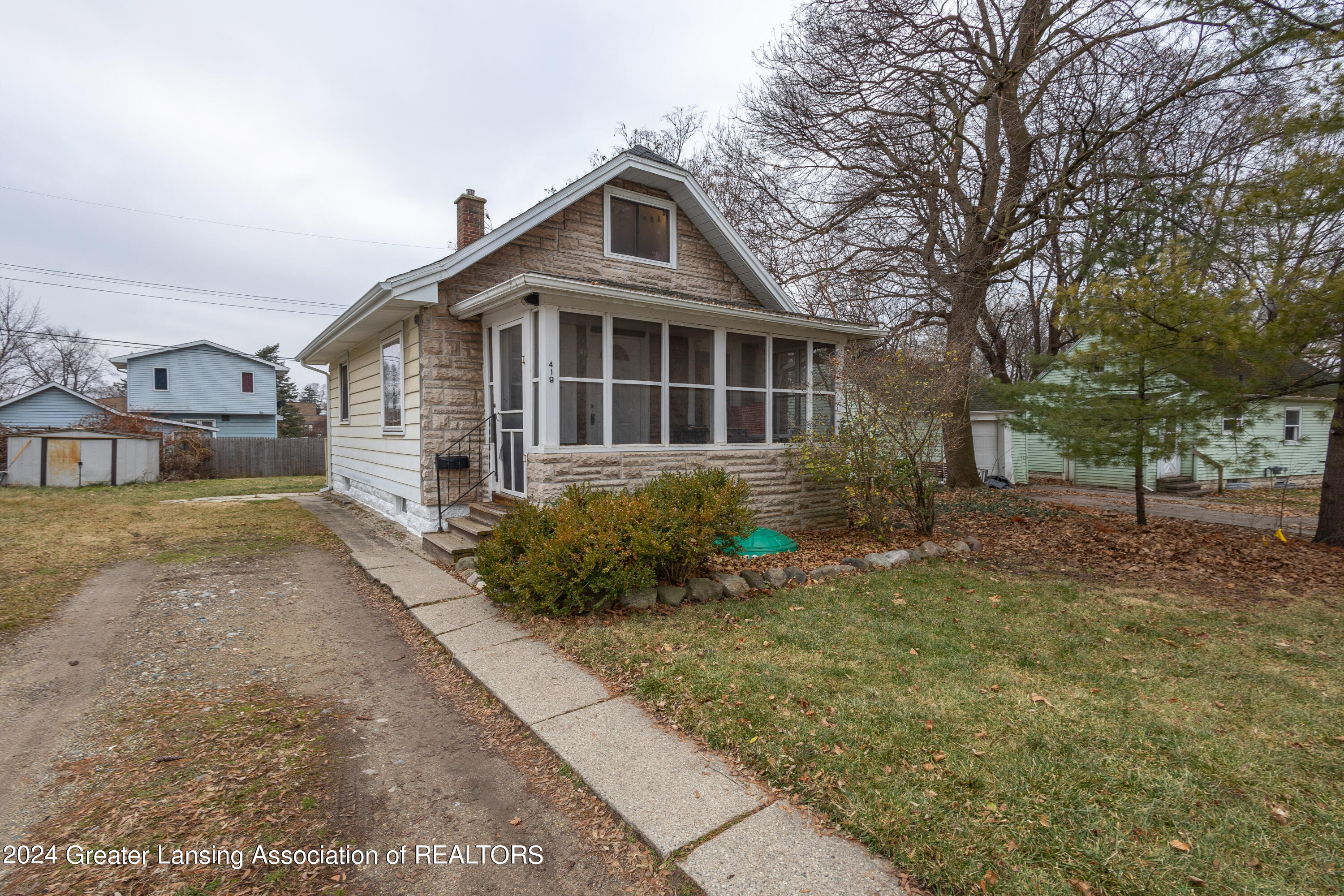419 Strathmore Road Lansing, MI 48910 - Photo 29 of 39 Strathmore-24