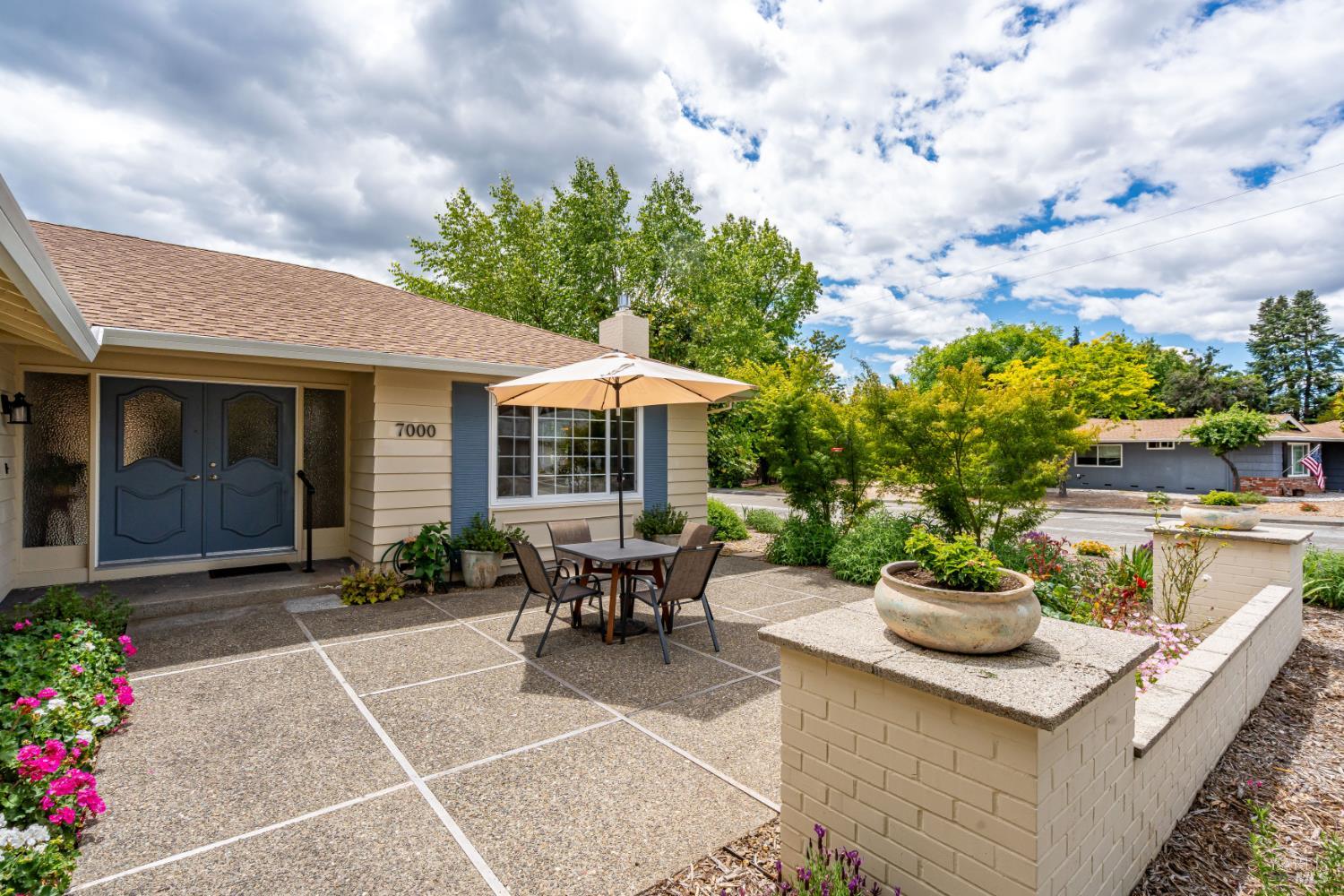 7000 Oak Leaf Drive Santa Rosa, CA 95409 - Photo 3 of 57