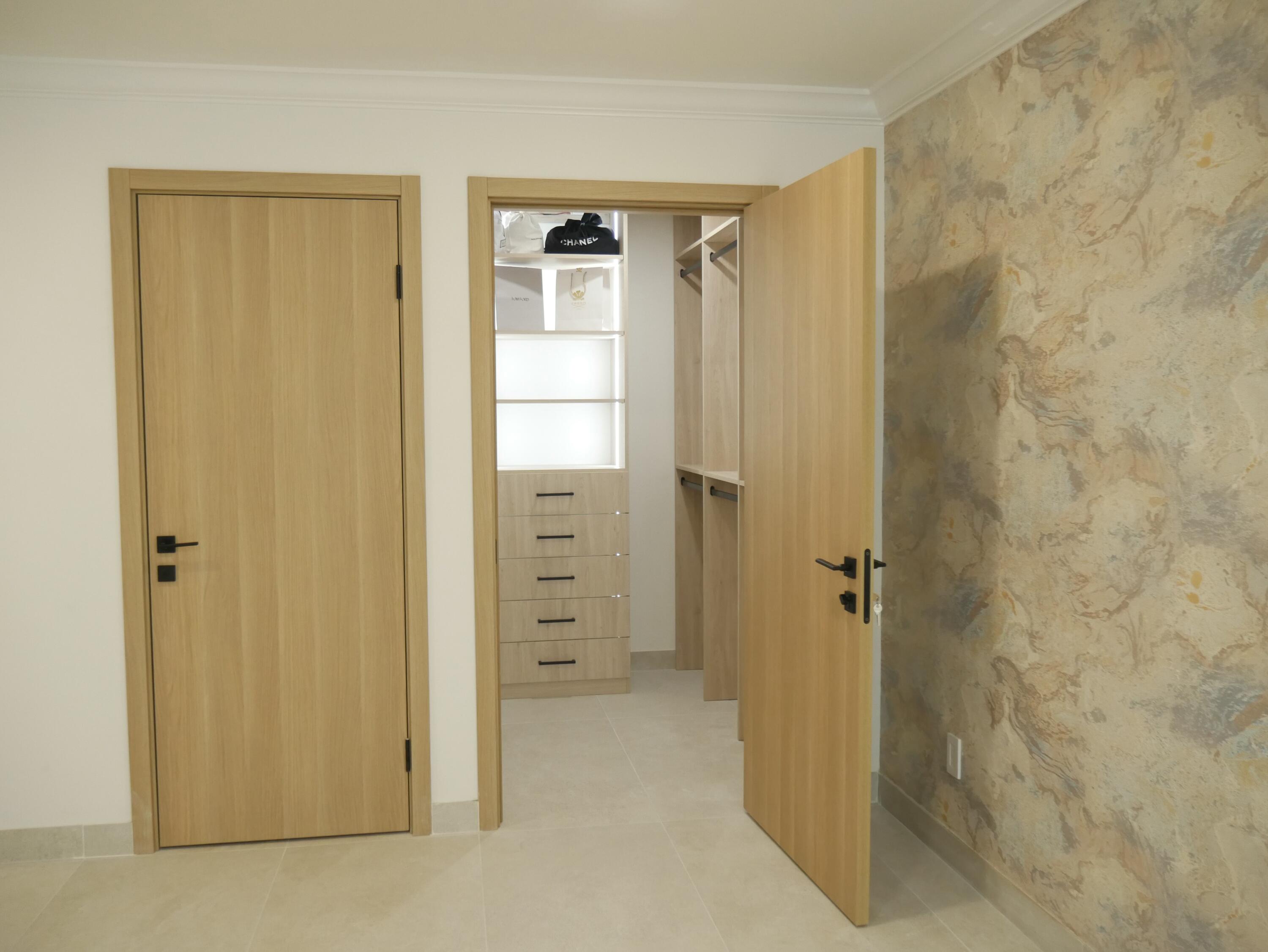 5630 Coach House Circle, Unit D Boca Raton, FL 33486 - Photo 12 of 26 Bedroom 1 closet