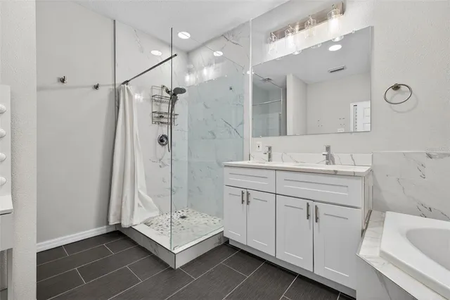 $2,900 | 4362 Tyler Circle North, St. Petersburg, FL 33709