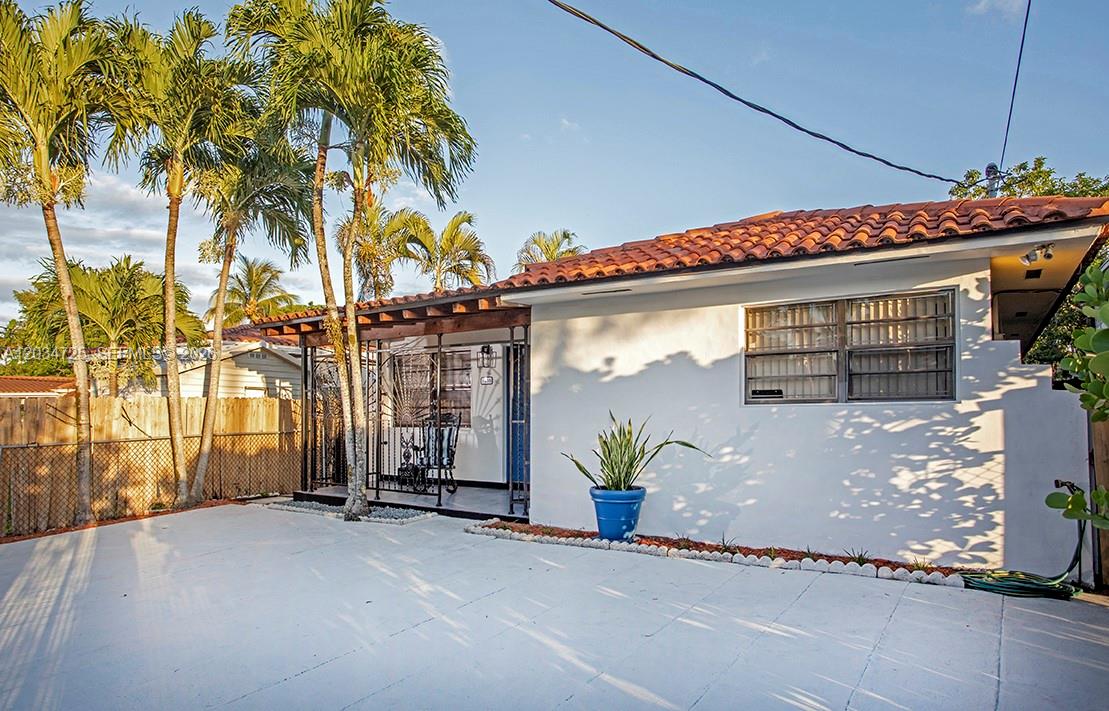 3610 Southwest 14th Street Miami, FL 33145 - Photo 3 of 31