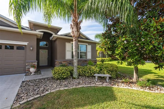 $484,900 | 5828 Puzo Place, Mount Dora, FL 32757