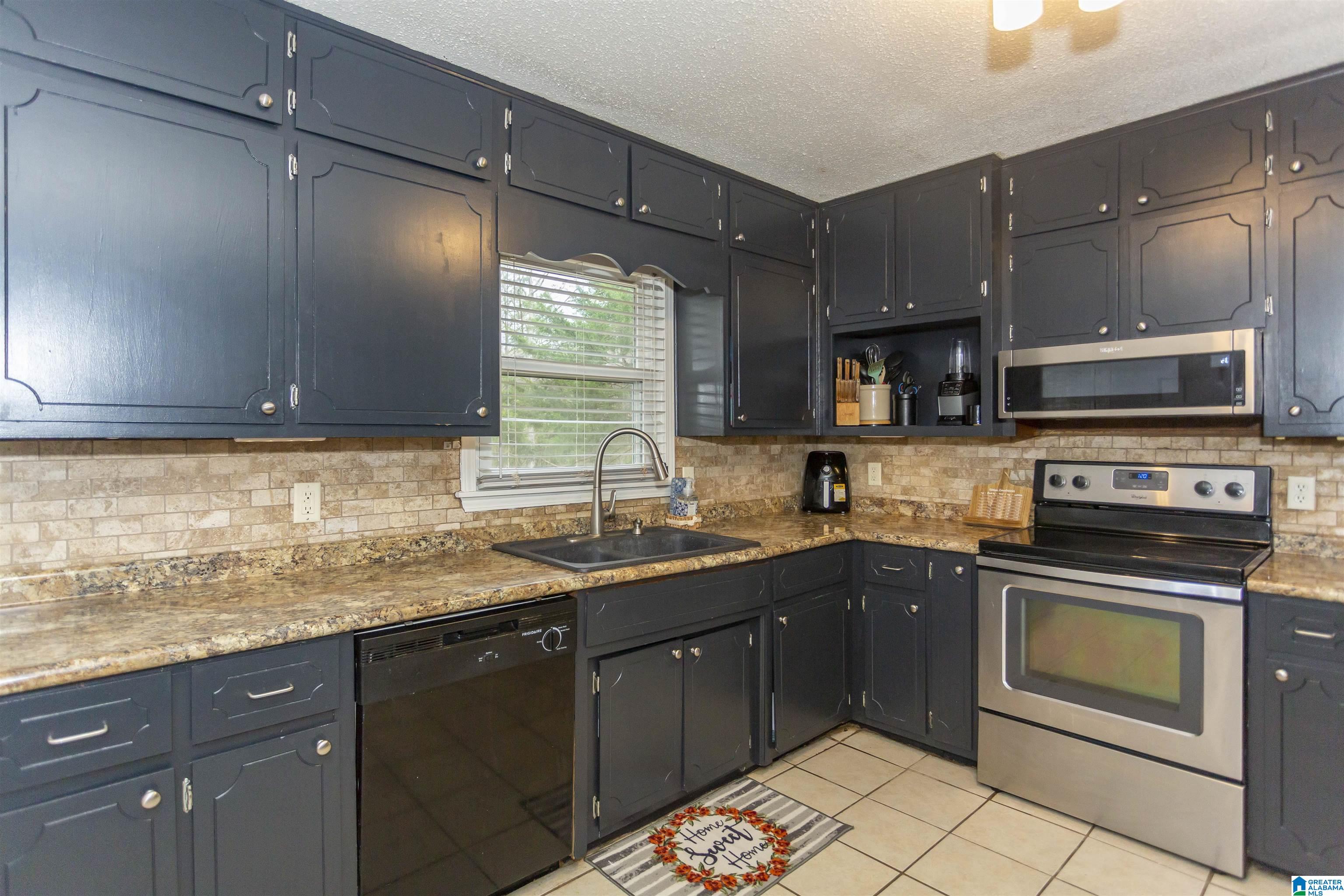 1974 Outwood Road Fultondale, AL 35068 - Photo 9 of 39