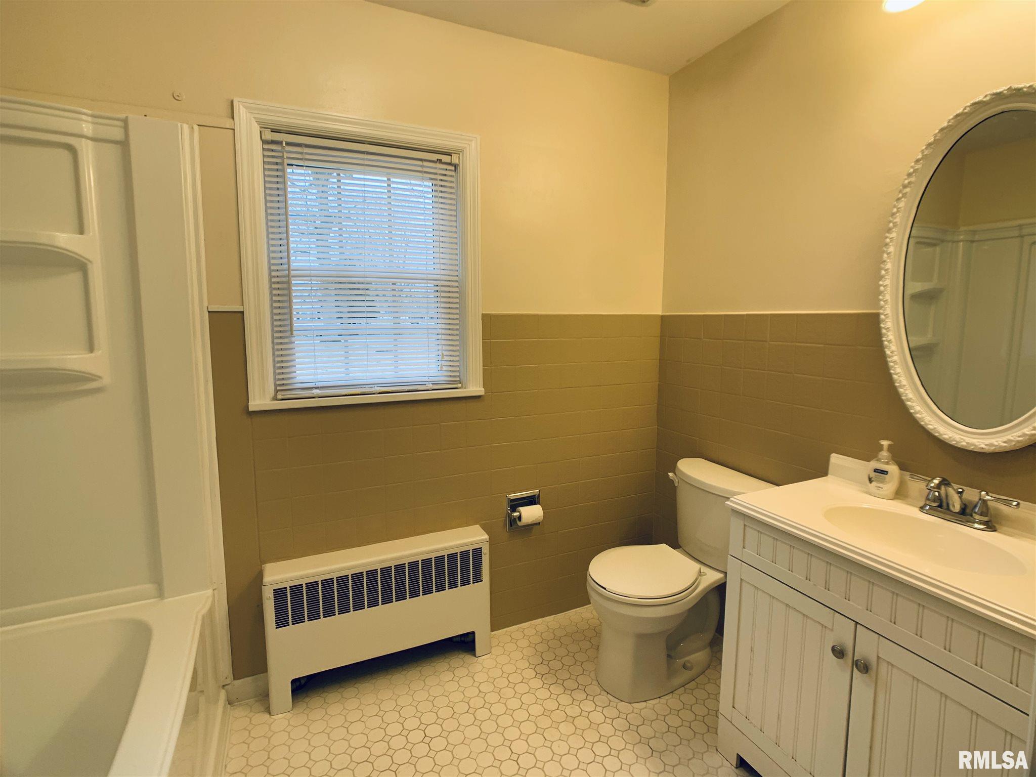814 East Main Street Ridgway, IL 62979 - Photo 16 of 18