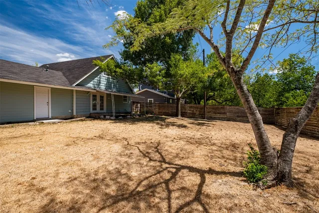 $2,400 | 5504 Coventry Lane, Austin, TX 78723