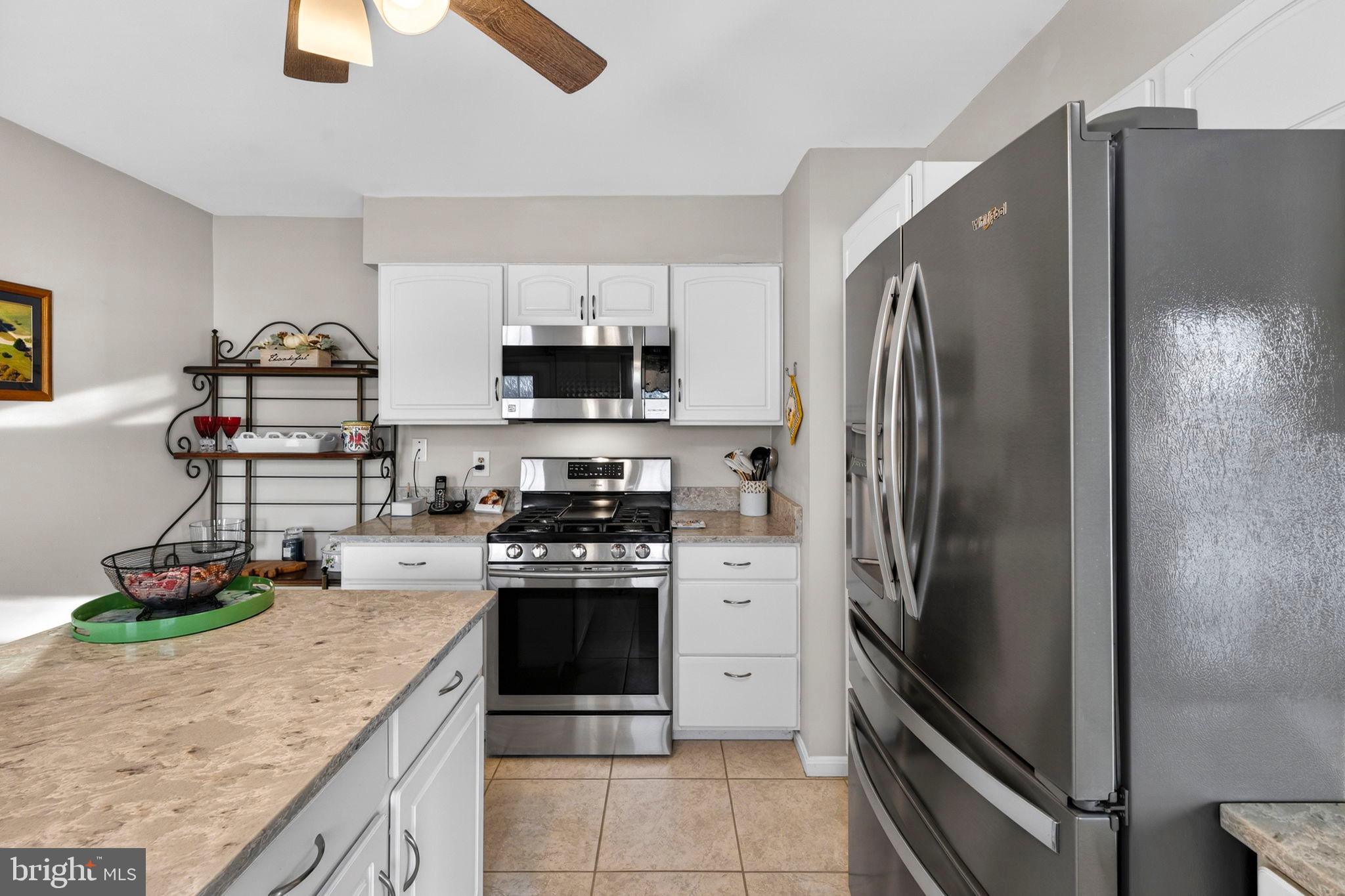 3460 Indian Run Road Amissville, VA 20106 - Photo 19 of 57 Modern kitchen with sleek appliances.