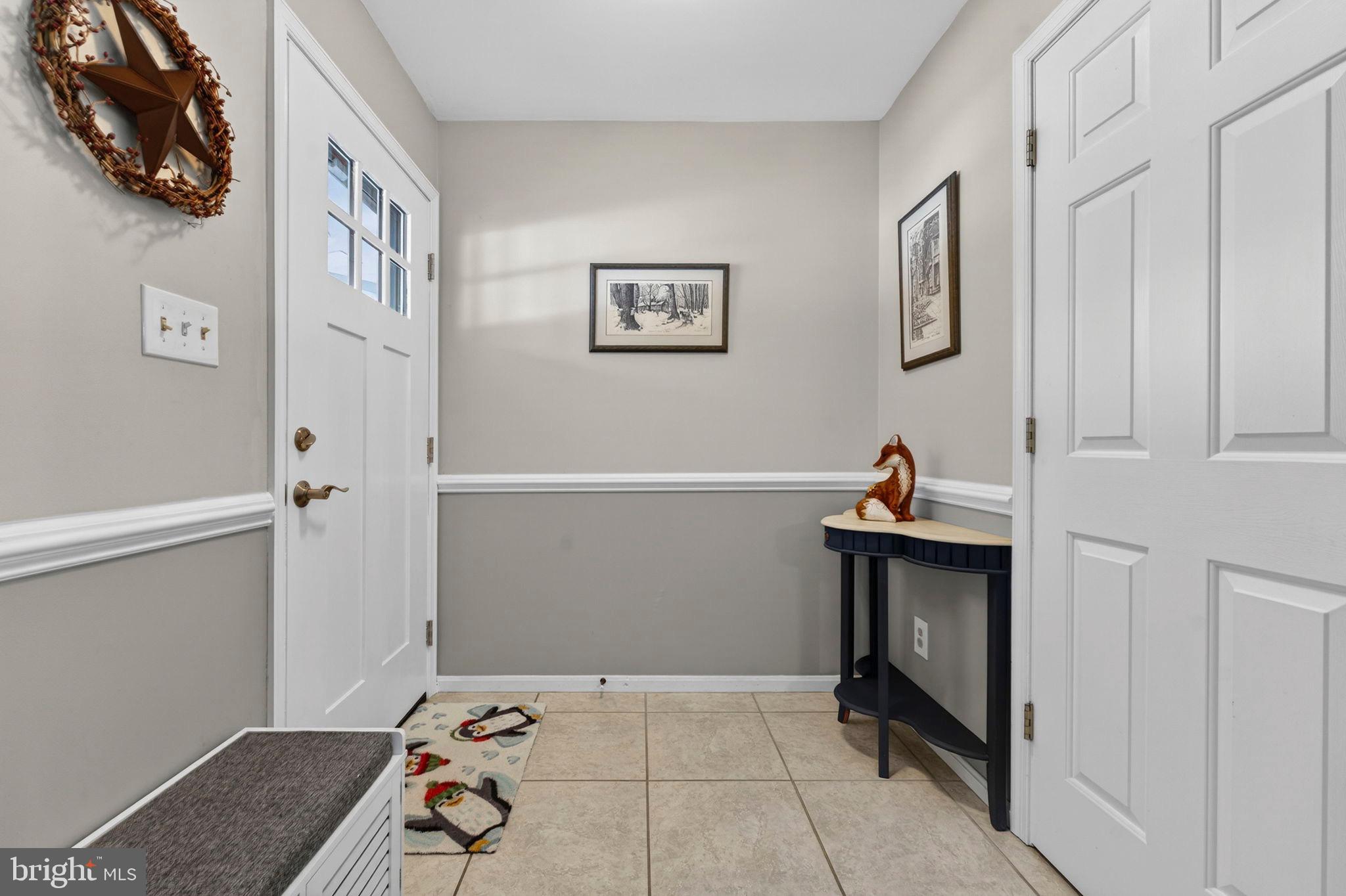 3460 Indian Run Road Amissville, VA 20106 - Photo 7 of 57 Welcoming entryway with charming decor.