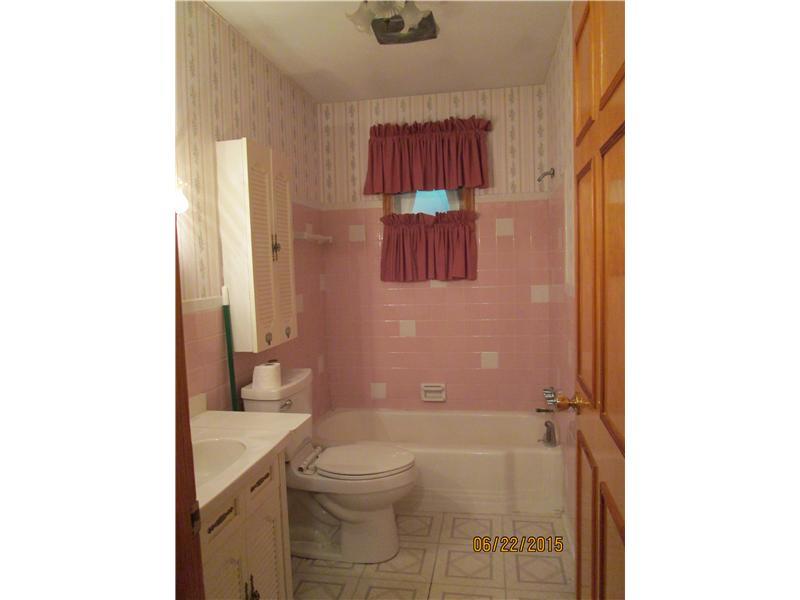 1162 Claypike Road Mount Pleasant, PA 15666 - Photo 11 of 25 Full Bath.