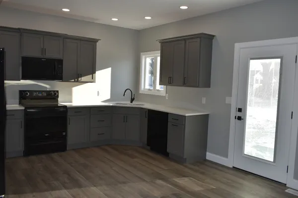 $279,900 | 225 South Pine Street, El Paso, IL 61738