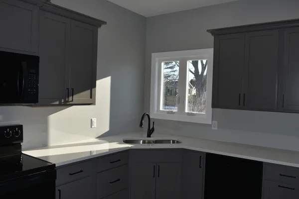 $279,900 | 225 South Pine Street, El Paso, IL 61738