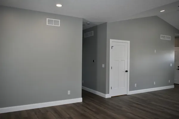 $279,900 | 225 South Pine Street, El Paso, IL 61738