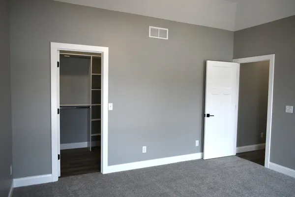 $279,900 | 225 South Pine Street, El Paso, IL 61738