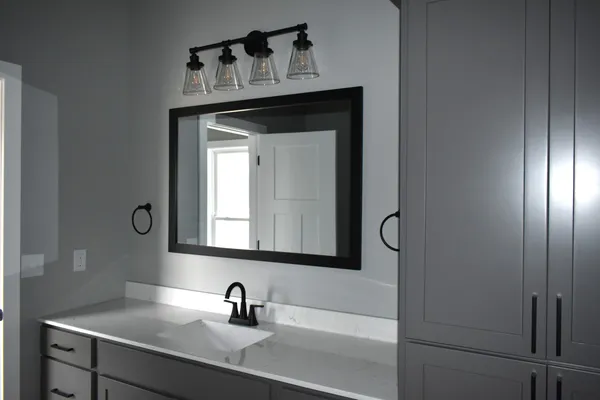 $279,900 | 225 South Pine Street, El Paso, IL 61738