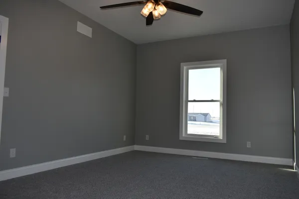 $279,900 | 225 South Pine Street, El Paso, IL 61738