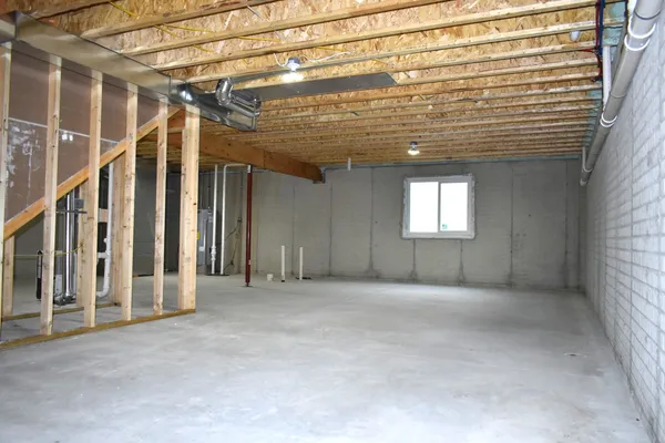 $279,900 | 225 South Pine Street, El Paso, IL 61738