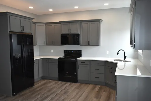 $279,900 | 225 South Pine Street, El Paso, IL 61738