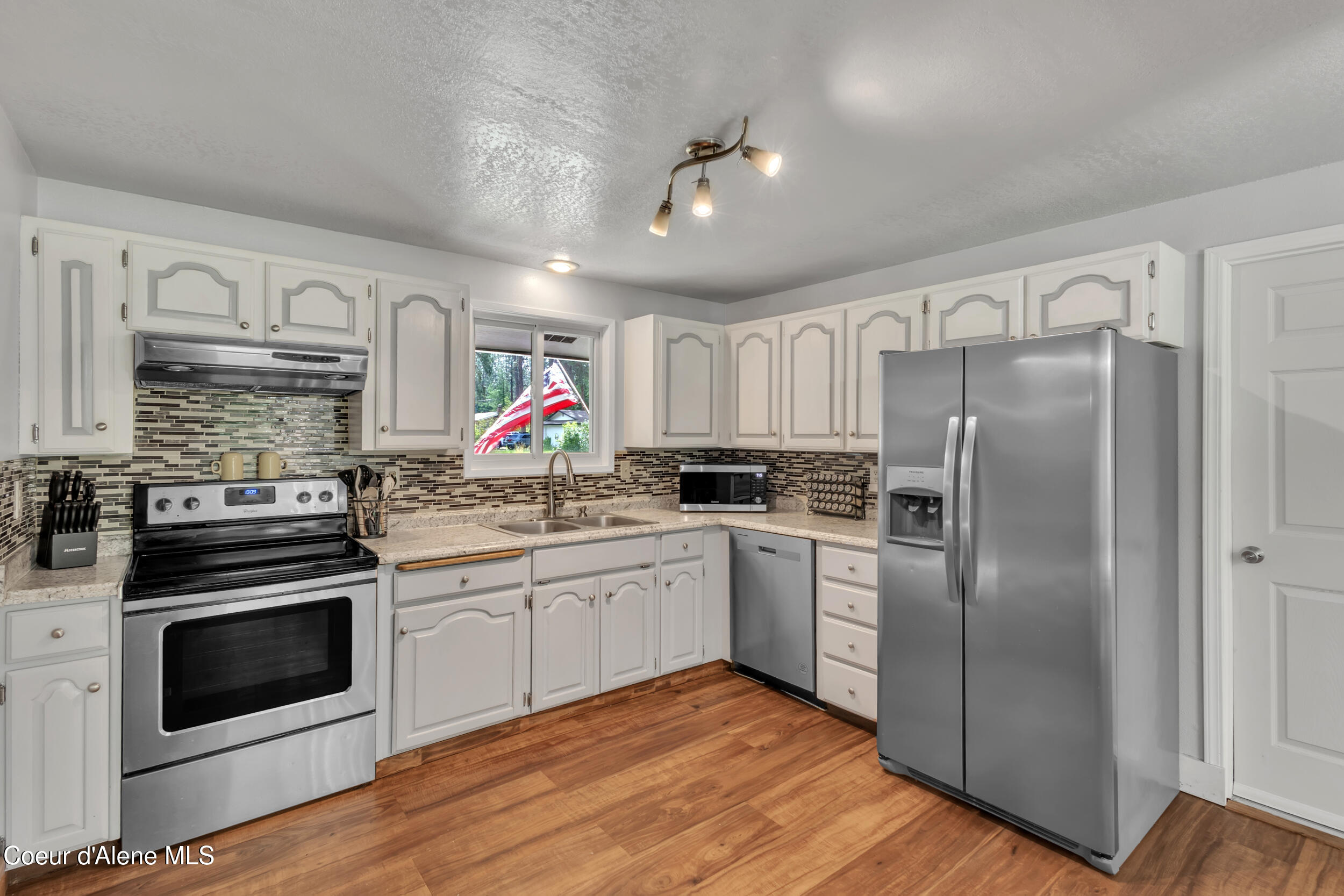 222 South Ross Point Road Post Falls, ID 83854 - Photo 17 of 47 17. Kitchen