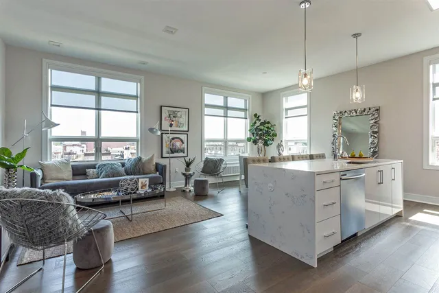 $3,500 | 119 Peter Street, Unit 405, Union City, NJ 07087