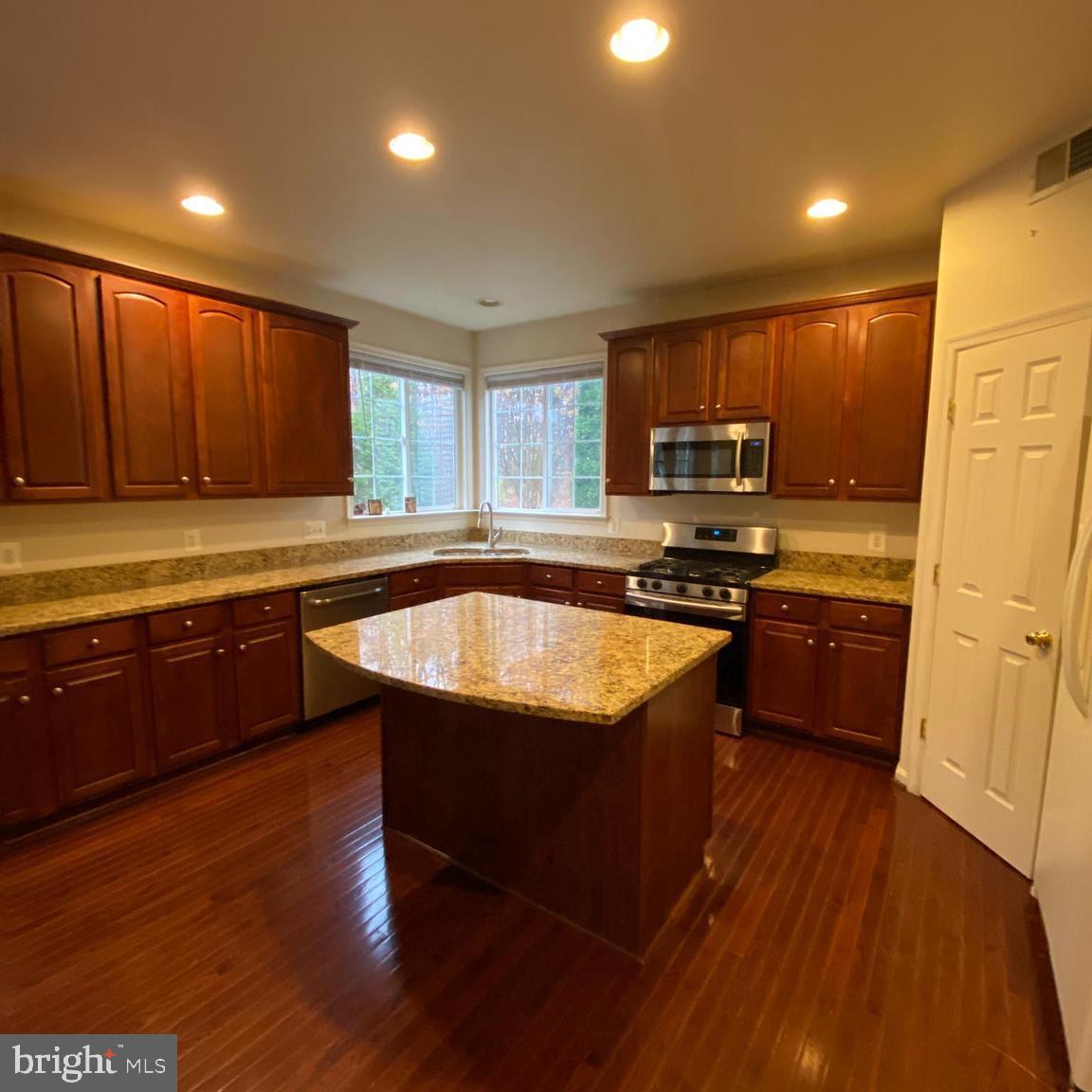 12098 Paper Birch Lane Gainesville, VA 20155 - Photo 7 of 27