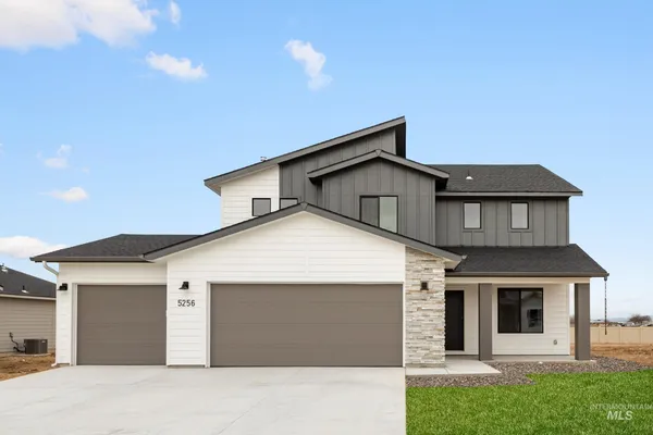 $429,990 | 896 Northeast Trailridge Court, Mountain Home, ID 83647