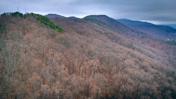 a view of a dry field