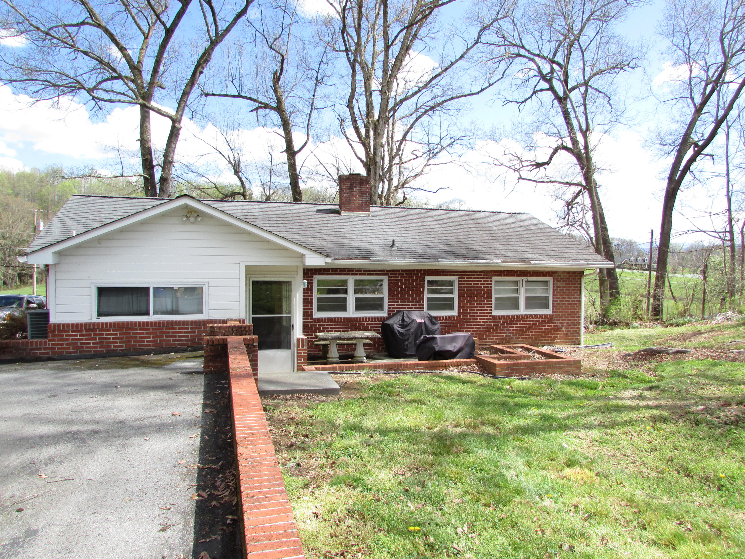 192 Smalling Road Watauga, TN 37694 - Photo 4 of 42 192 smalling road watauga tn 37694 (19)