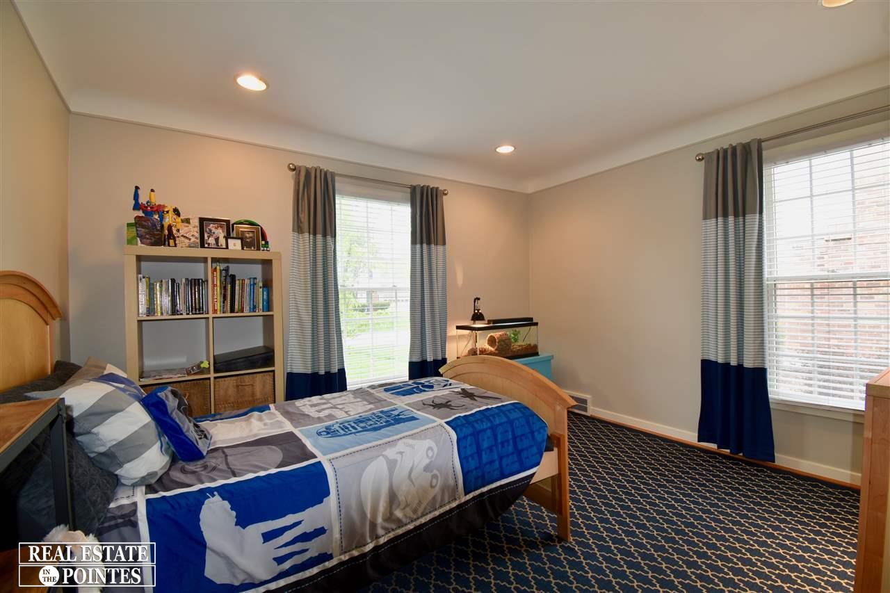 1280 North Oxford Road Grosse Pointe Woods, MI 48236 - Photo 13 of 27