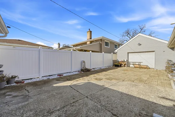 $314,900 | 4115 Denley Avenue, Schiller Park, IL 60176
