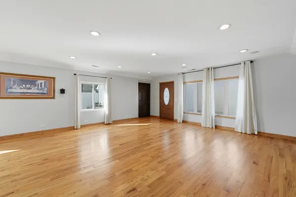 $314,900 | 4115 Denley Avenue, Schiller Park, IL 60176