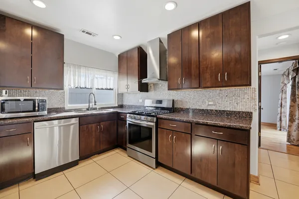 $314,900 | 4115 Denley Avenue, Schiller Park, IL 60176